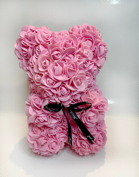 Pinker Teddybär aus Rosen
